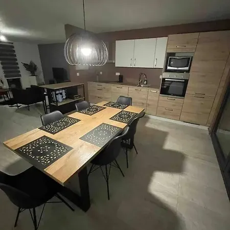 Friendly House In 130 M² With Private Garden For 5 People Feriehus