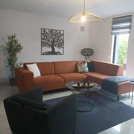 Friendly House In 130 M² With Private Garden For 5 People Feriehus