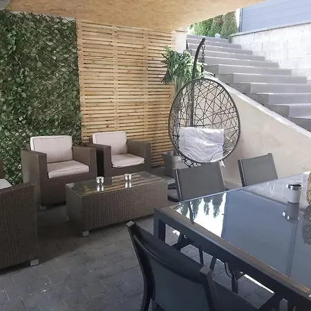 Comfortable House In Garden And Wheelchair Access 130 M² 펜션