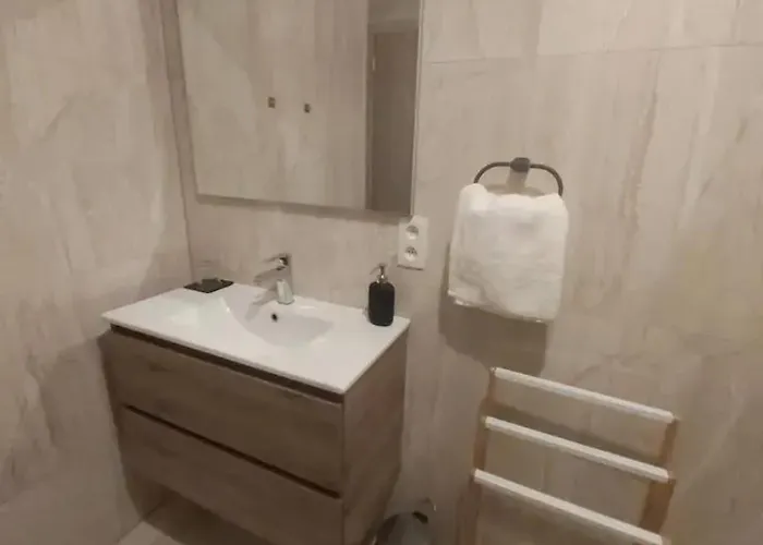 Friendly House In 130 M² With Private Garden For 5 People 別荘