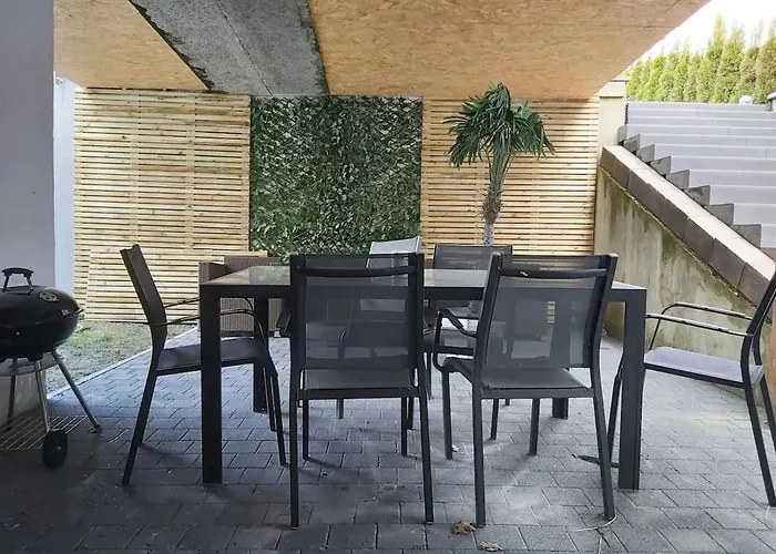 別荘 Friendly House In 130 M² With Private Garden For 5 People *