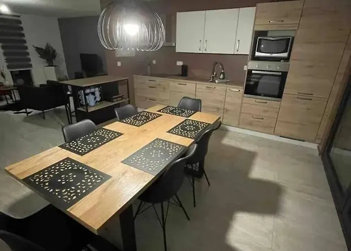 Friendly House In 130 M² With Private Garden For 5 People 別荘