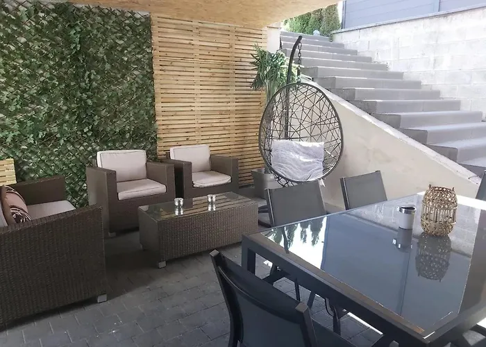 Friendly House In 130 M² With Private Garden For 5 People 別荘